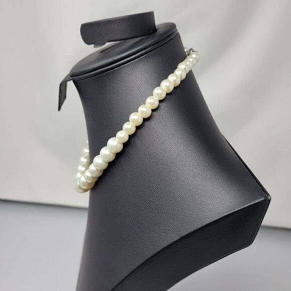 Princess Choker Necklace 17.5" Graduated Faux Pearl Classic Layering Piece - Picture 8 of 9